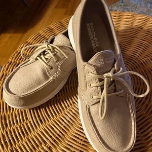 Sketcher On-the-Go tan shoes, size 8.5